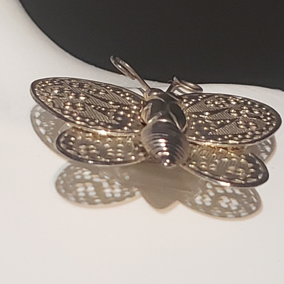 Vintage Butterfly Brooch, Filigree Silver Tone Pin - Picture 5 of 6